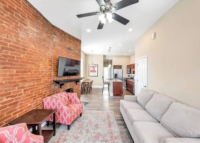 Tower Grove Two-Story Cozy Unit For Groups Stl Side A